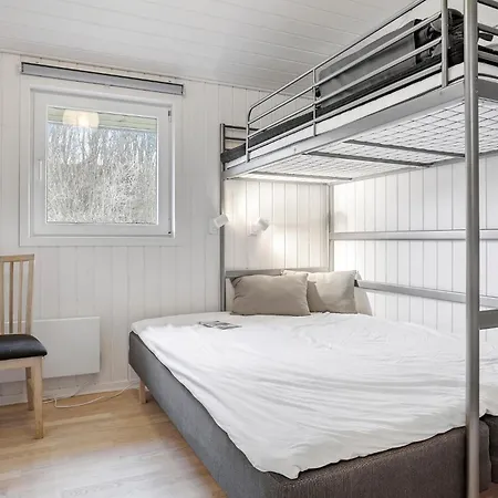 3 Bedroom Amazing In בית נופש Spottrup